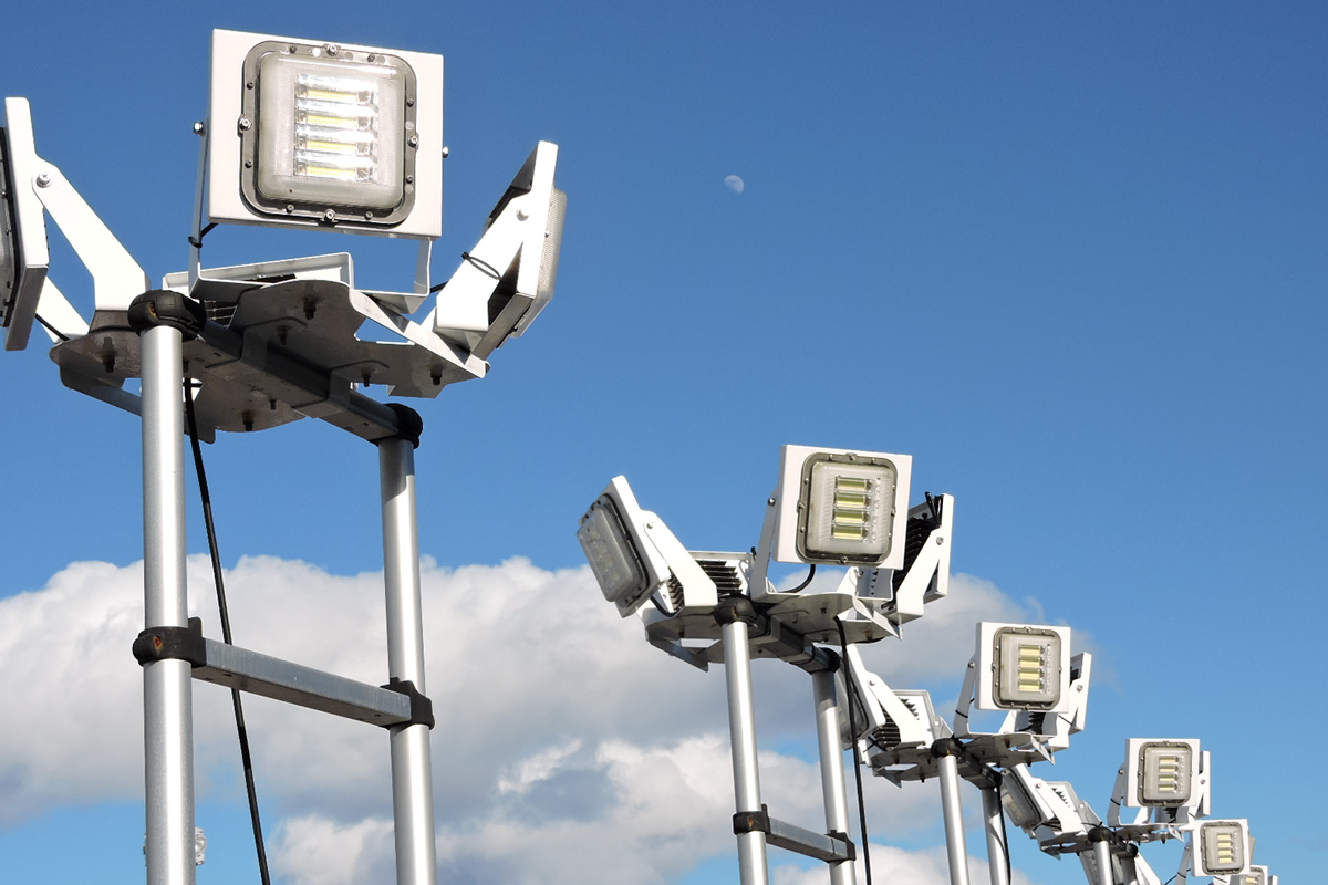 タダひかる | バッテリーによる蓄電型LEDライト - 宮崎竹田青果